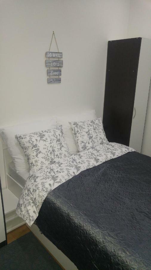 Center Apartment *